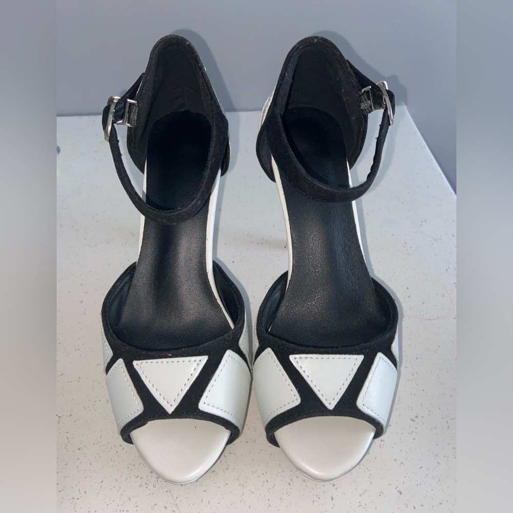 Chic Black and White Women's Heels!